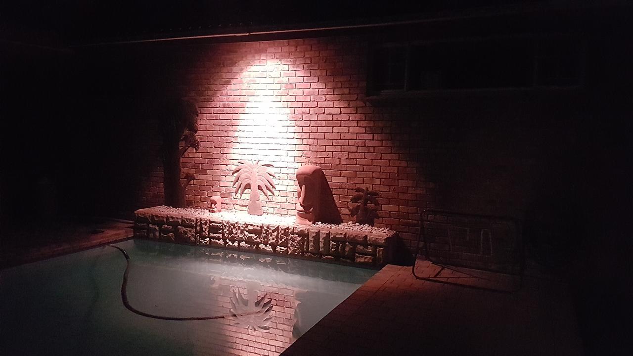 Meadows Guesthouse Germiston Exteriör bild
